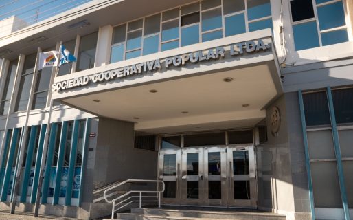 Aprueban los contratos y se mantiene la concesión de los servicios públicos que presta la SCPL
