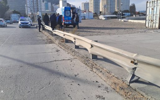 Volcó con su moto en el centro de Comodoro y debió ser trasladado al Hospital