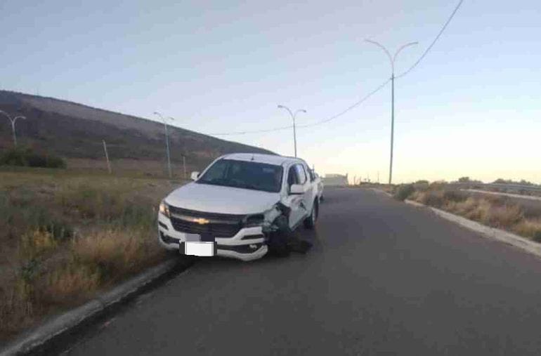 Conducía borracho y chocó contra un poste de luz | El Comodorense