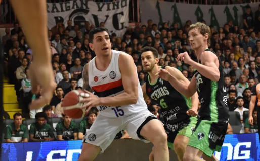 Descendió Atenas de Córdoba, el equipo más ganador del Básquet Argentino