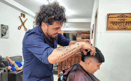 Piden colaboración para un reconocido peluquero que debe viajar a Bs.As por salud