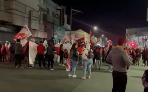 Multitudinario festejo de River en el centro: 150 hinchas coparon la San Martín