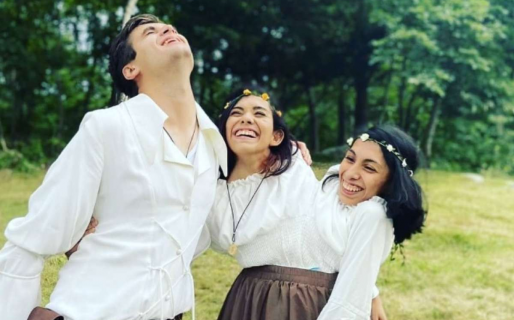 Son siamesas, influencers y ahora una de ellas se va a casar con su novio