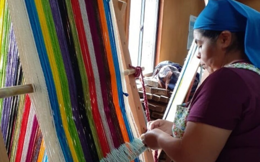 Se realiza un nuevo encuentro de tejedores patagónicos en el Centro Cultural