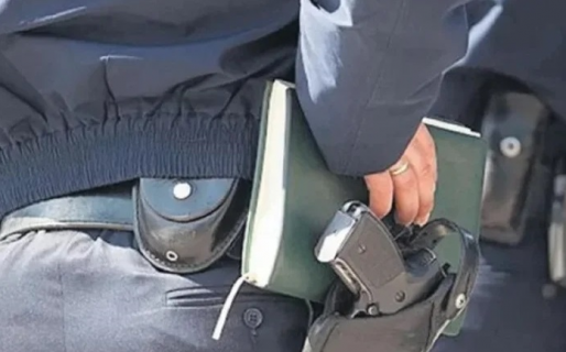 Un policía perseguía a un ladrón y se disparó accidentalmente en la entrepierna