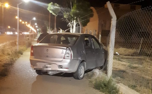 Conducía borracho y se estrelló contra el alambrado del predio de la Fuerza Aérea