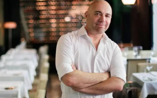 Germán Martitegui visitó la Comarca Andina y probó el mejor alfajor del mundo