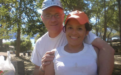 Se conocieron por mail y él se ganó la lotería: la invitación que la llevó por un rumbo inesperado