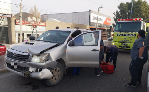 Triple choque en Ruta 3 deja como saldo una mujer herida