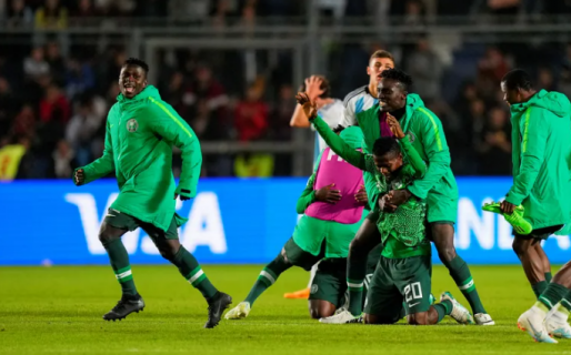 Los jugadores de Nigeria celebraron la victoria ante Argentina con un desafiante gesto