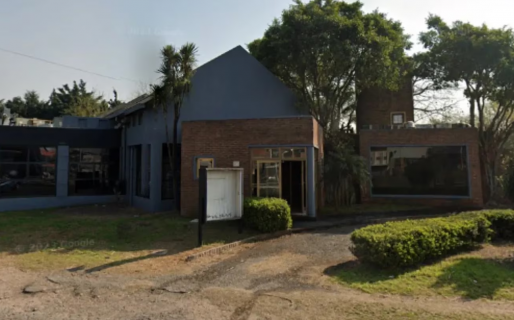 Clausuraron un bar donde 90 personas realizaban tríos y orgías: camas, caños para bailes eróticos y swinger