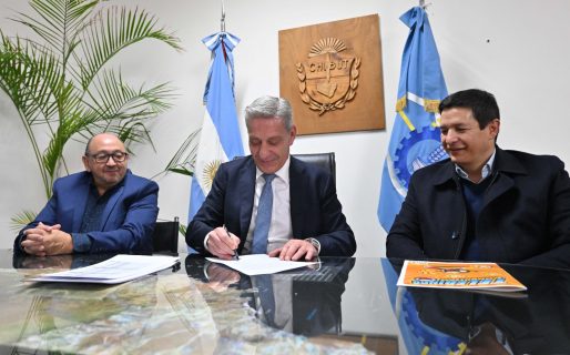 Arcioni acompañó la firma del desendeudamiento histórico del Instituto de Asistencia Social