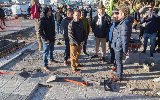 <strong>Luque recorrió la primera etapa del Centro Comercial a Cielo Abierto sobre calle San Martín y anunció el inicio de la segunda etapa</strong>
