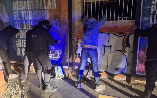 Se robaron un termotanque de una obra en construcción y fueron detenidos en la ruta