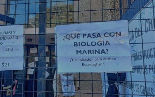 Madres del Colegio Biología Marina reclaman por las demoras en la licitación