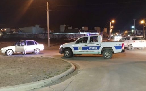 No tenía los papeles del auto y choco en plena Avenida