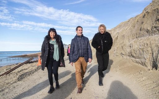 Luque recorrió la obra del Camino ARA San Juan