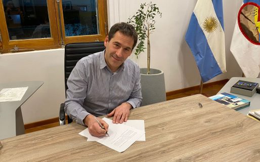 Luque firmó su pedido de licencia sin goce de haberes