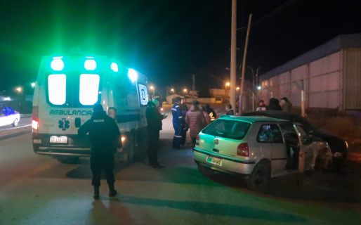 Chocan un Gol Trend y un Gol Power y ambos conductores resultan heridos