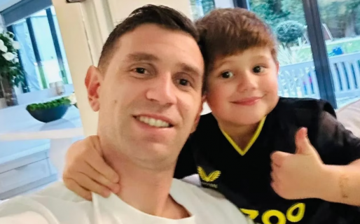 La esposa del Dibu Martínez publicó una foto de su hijo y un detalle sorprendió a los hinchas de River