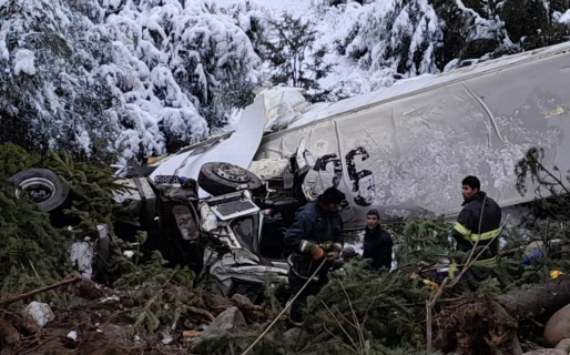 Volcó en El Bolsón, cayó 40 metros por un barranco y sobrevivió