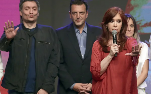 El kirchnerismo quedó golpeado por el cambio de la fórmula presidencial y por ahora hay silencio en el camporismo