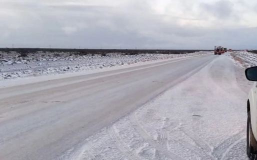 Un tramo de la Ruta 3 con paso restringido por las nevadas en la zona