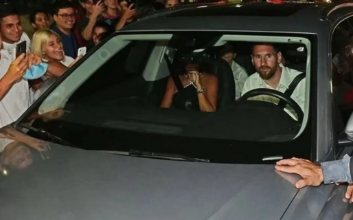 La primera foto del festejo del cumpleaños de Lionel Messi: romántico abrazo con Antonela Roccuzzo