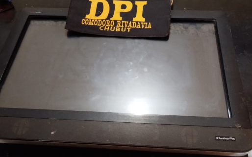 Allanan el domicilio de un profesor señalado de cometer acoso sexual a una alumna en Comodoro