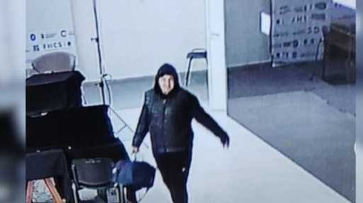 Robaron una cámara y micrófonos de la UNPSJB  en la Feria del Libro