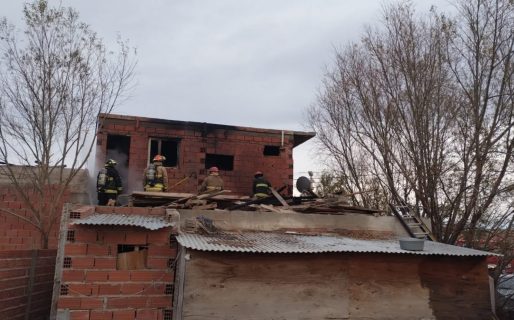 Por una salamandra se produjo un incendio en una vivienda de km. 8
