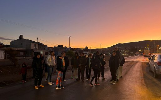 «Estamos solos y tenemos que cuidarnos entre nosotros»