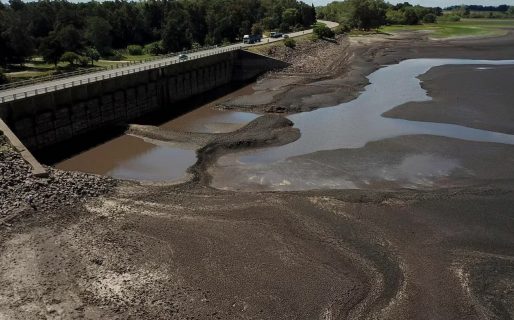 Montevideo tiene reserva de agua potable por 7 días y Lacalle Pou apura obras ante la crisis