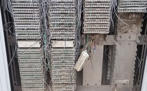 Robaron cobre de una caja Movistar y dejaron a 3 barrios sin internet