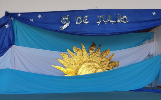 Polémica en las redes por un colegio que mandó a disfrazar a niñas de “negritas”