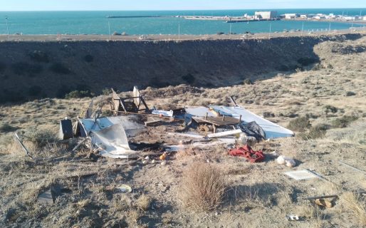Se le voló el carrito de comidas con la ráfaga más fuerte del temporal y le robaron todo