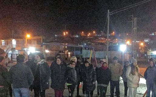 Vecinos del barrio Máximo Abásolo marchan para exigir seguridad