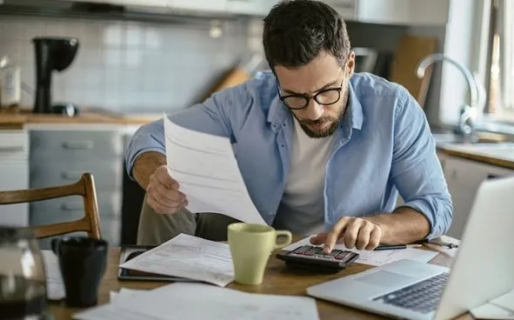 Múltiples empleos y bajos ingresos: las preocupaciones de los trabajadores argentinos