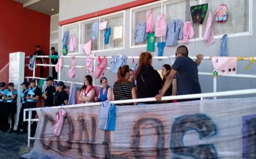 Padres del Jardín 406 vuelven a cuestionar a la fiscal