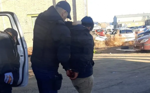 Detienen a un hombre por amenazar a dos mujeres en Km 8