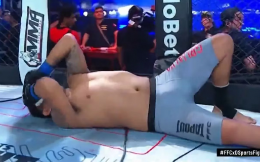 El insólito momento de un luchador de MMA: entró al octágono con una coreografía, saltó mal y se lesionó