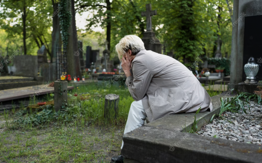 Una jueza autorizó a un preso a visitar la tumba de su hija que violó por años y se encontró con la madre