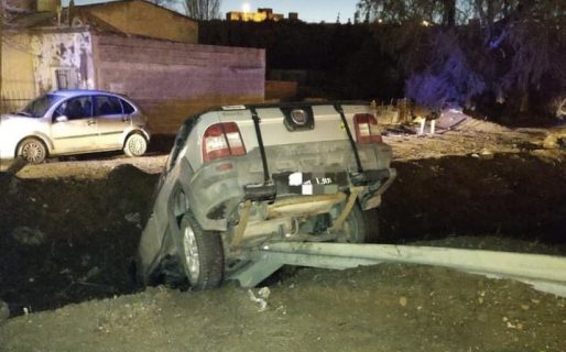 Despistó y cayó a un zanjón cerca de una rotonda en km. 5