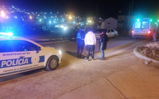 Una niña de 5 años caminaba con su madre, le soltó la mano y fue atropellada por un auto