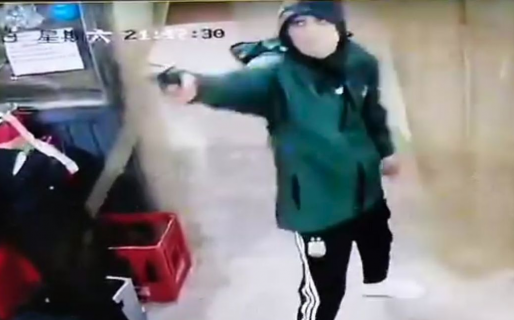 Terror en un supermercado de Trelew: cuatro ladrones ingresaron a los tiros