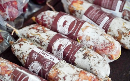 La detuvieron por robar 13 salamines en un supermercado