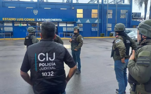 Allanamiento en la Bombonera: investigan la venta de entradas falsas en Boca Juniors