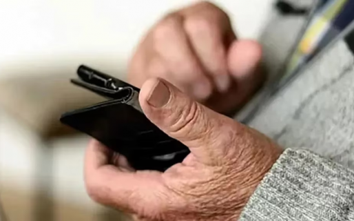 Cuento del tío: una mujer de 75 años le entregó todos sus ahorros a una banda de estafadores