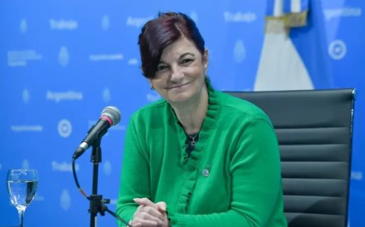 Insólito: el Estado prohíbe comprar dólares a los trabajadores que reciban el bono que pagan los privados