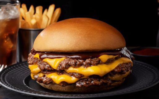 Polémica: Un local de comida rápida vendía una hamburguesa «Anna Frank» con papas «Adolf»